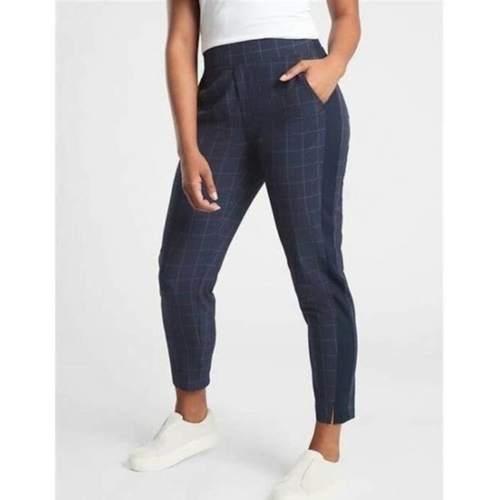 Athleta Brooklyn pant Navy window pane Size 8. Perfect condition